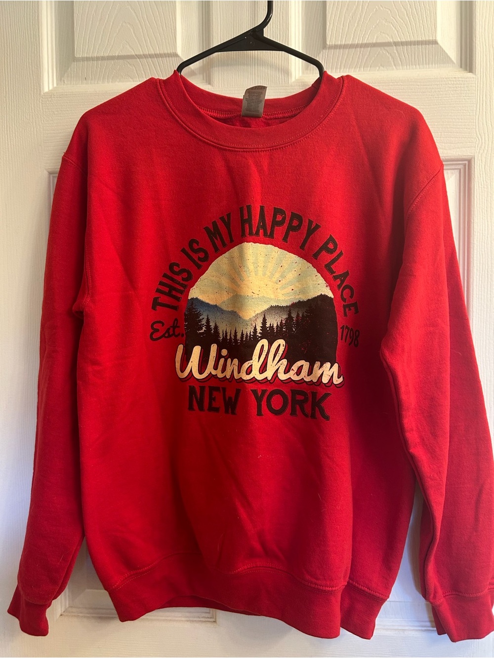 Gildan Red Windham New York Graphic Crewneck Sweatshirt
